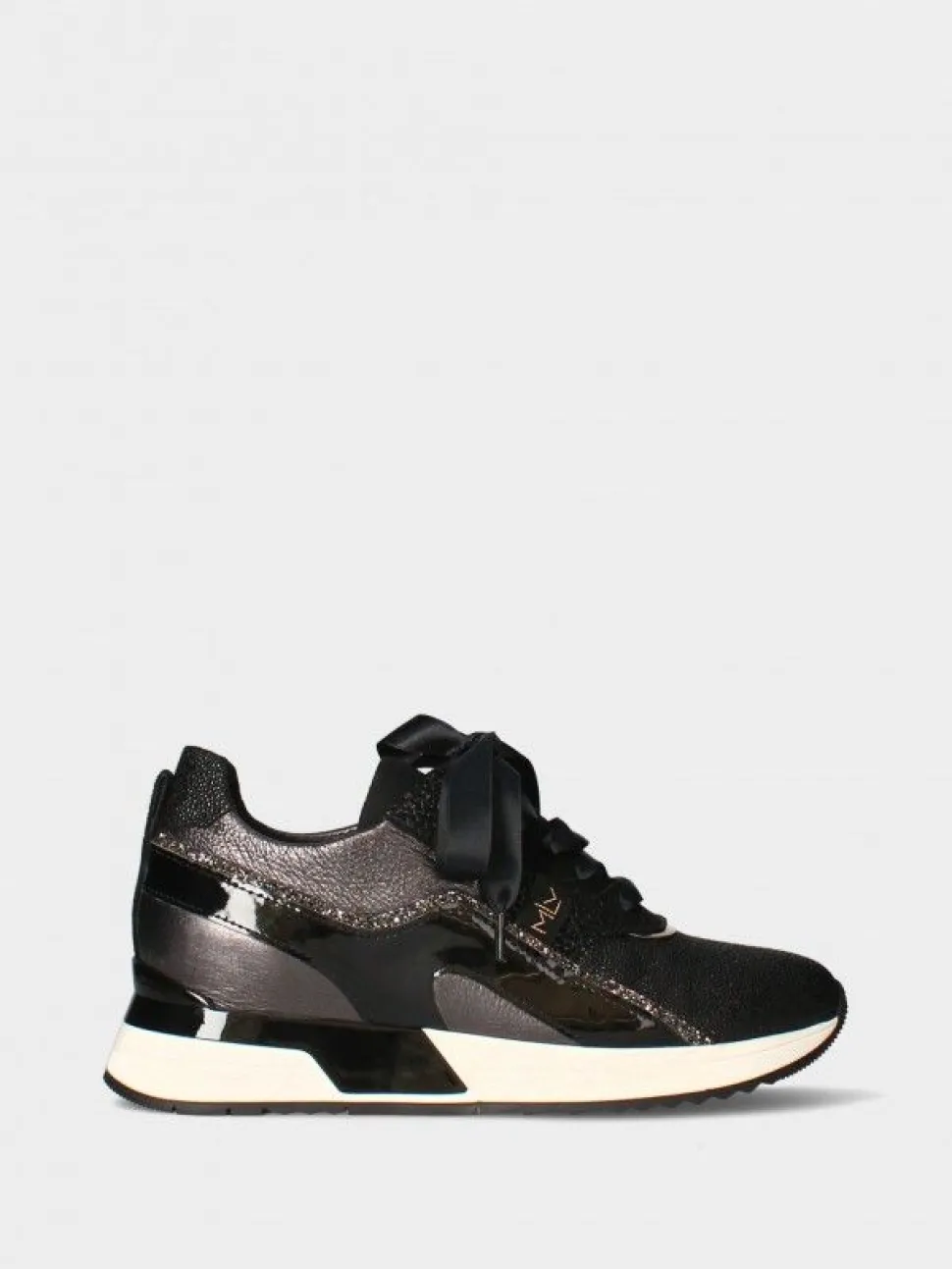 Sapatilha Preta Com Cunha Interior Para Mulher Aurora 02