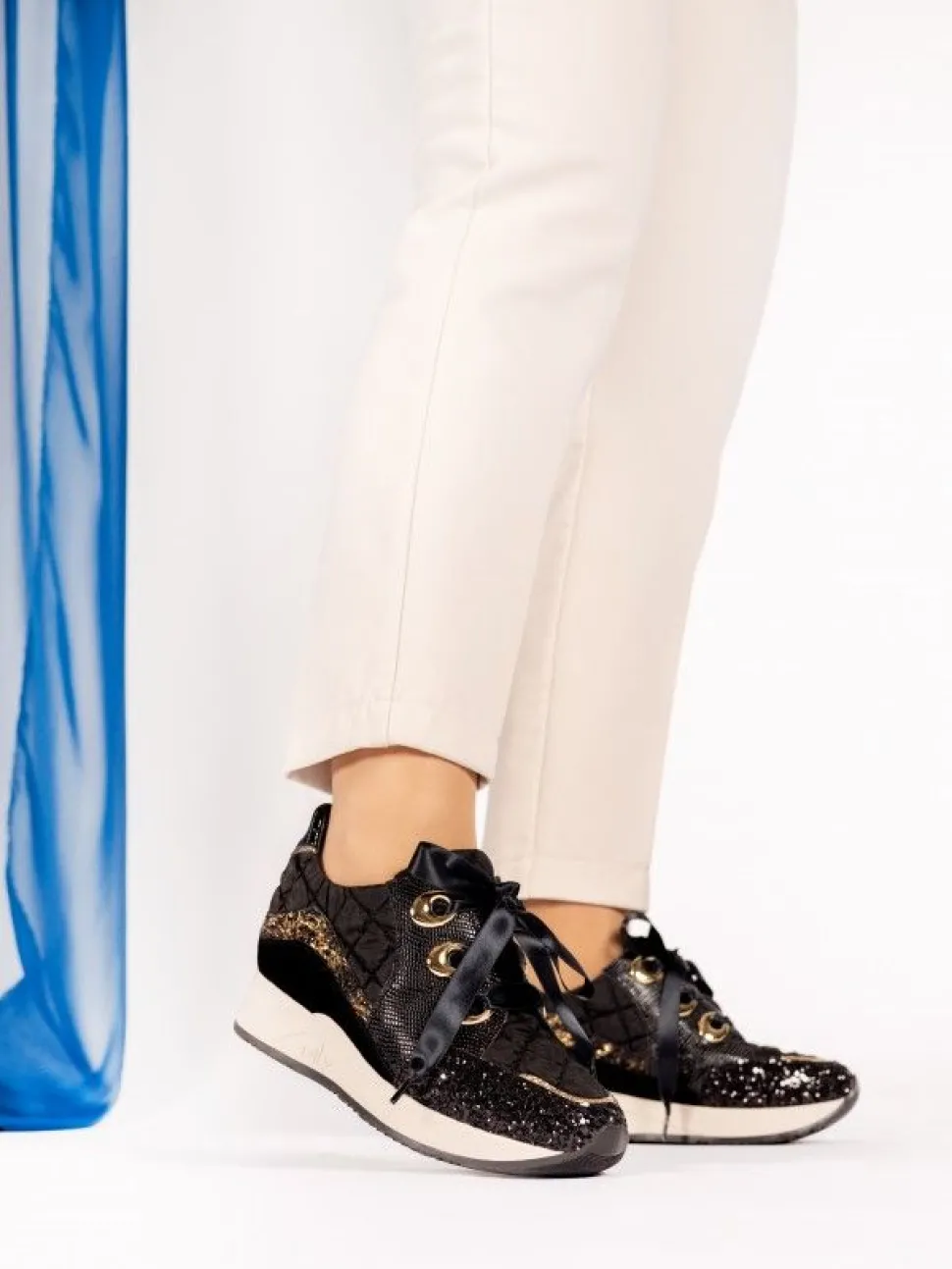 Sapatilha Preta Com Cunha Interior Alice 42