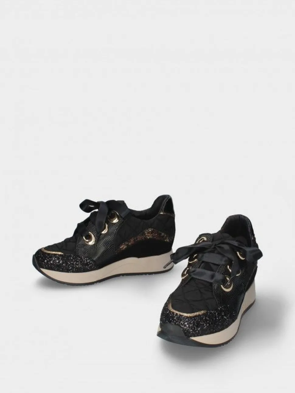 Sapatilha Preta Com Cunha Interior Alice 42