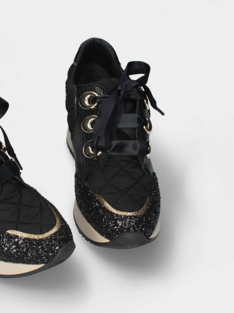 Sapatilha Preta Com Cunha Interior Alice 42