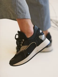 Sapatilha Preta Com Cunha Interior Para Mulher Alice 21