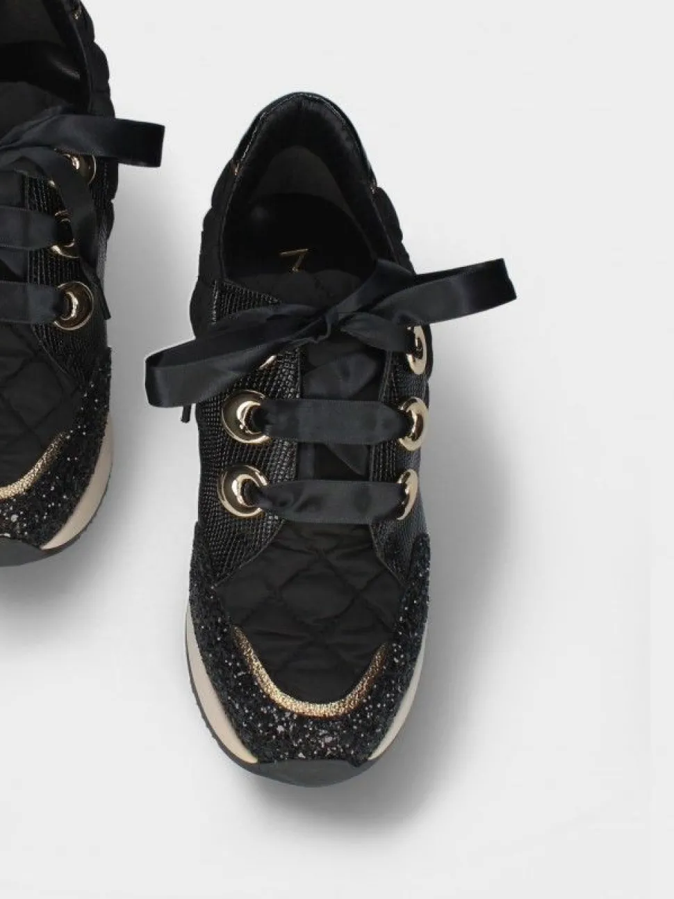 Sapatilha Preta Com Cunha Interior Alice 42