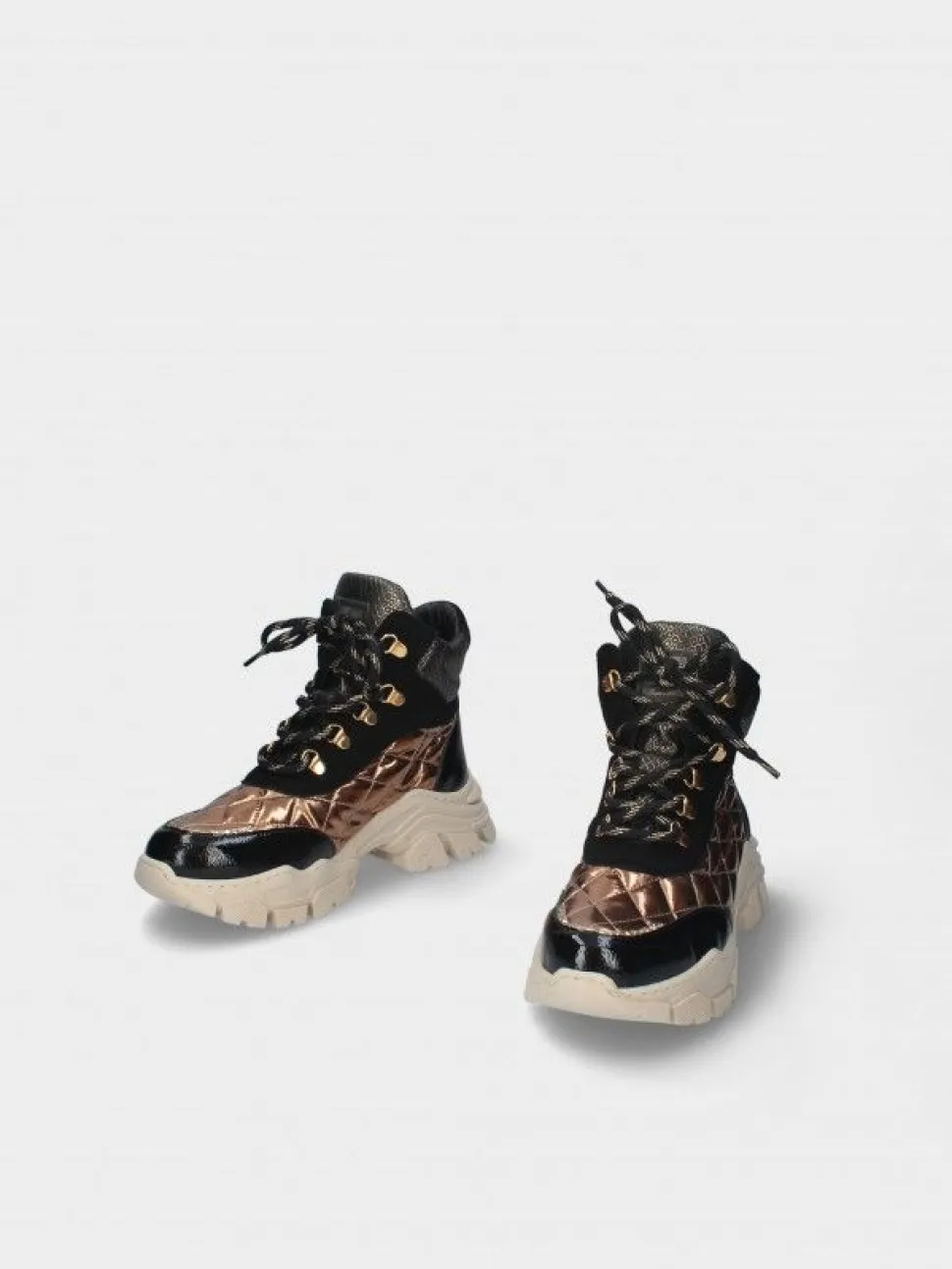 Sapatilha Preta High Top Stella 15