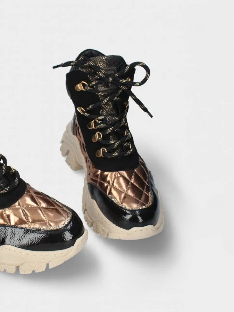 Sapatilha Preta High Top Stella 15