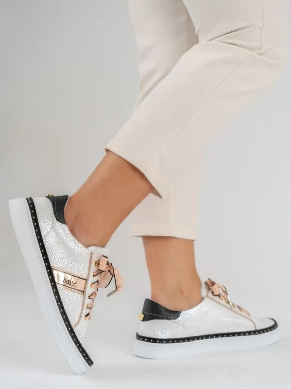 Sapatilhas Brancas Para Mulher Adelia 22