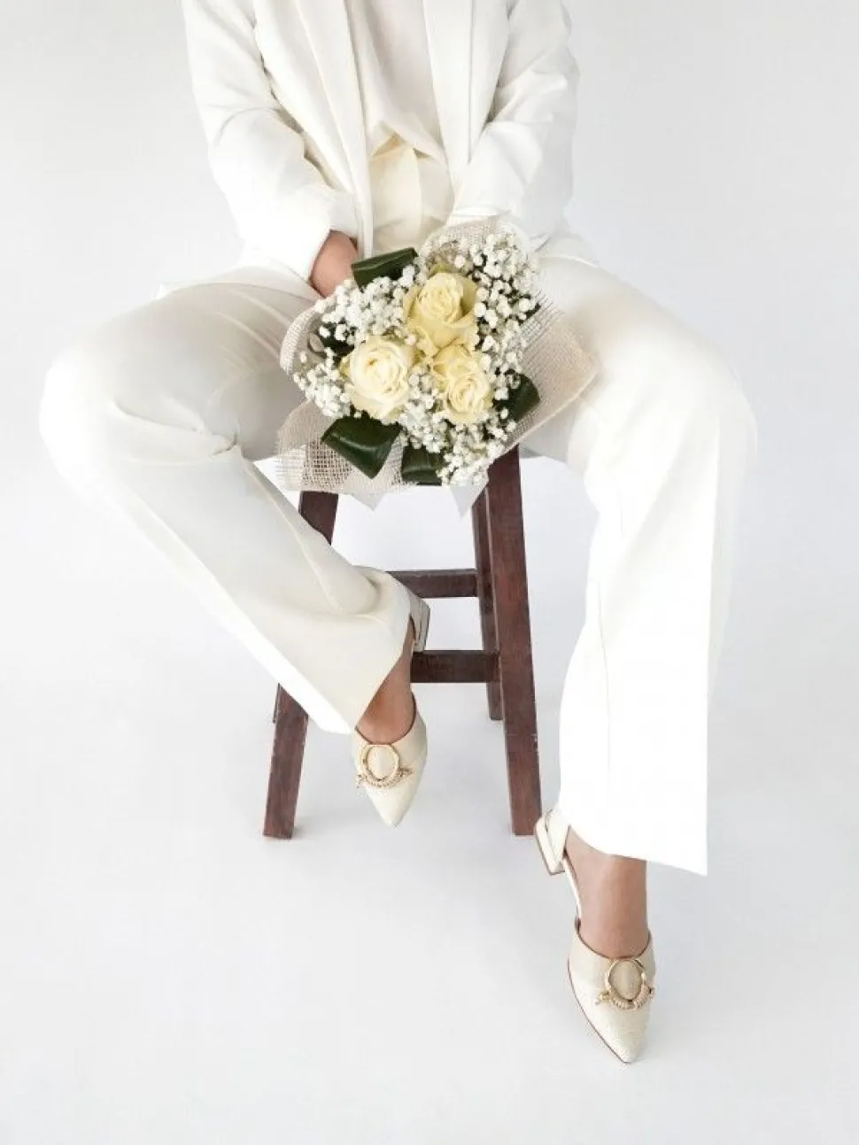 Sapato Salto Raso Bege Para Mulher Lea 64