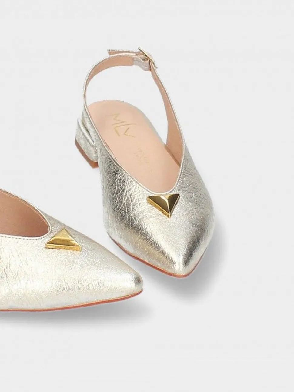 Sapato Salto Raso Dourado Lea 65