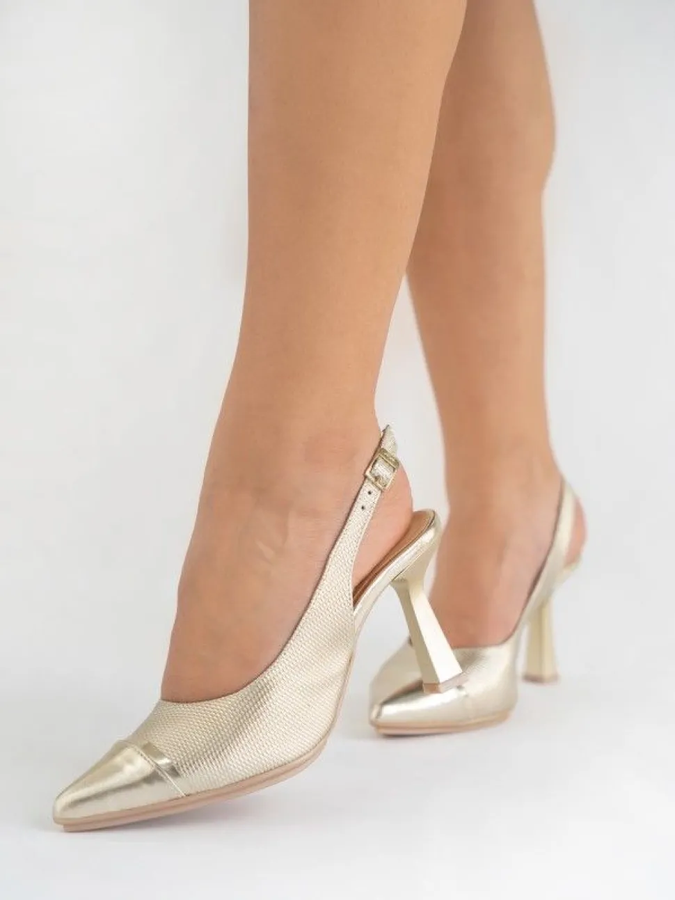 Sapatos Dourados Salto Alto Para Cerimonia Luisa 02