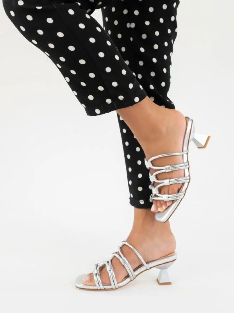 Soca Prateadas Com Salto Para Mulher Margarida 01